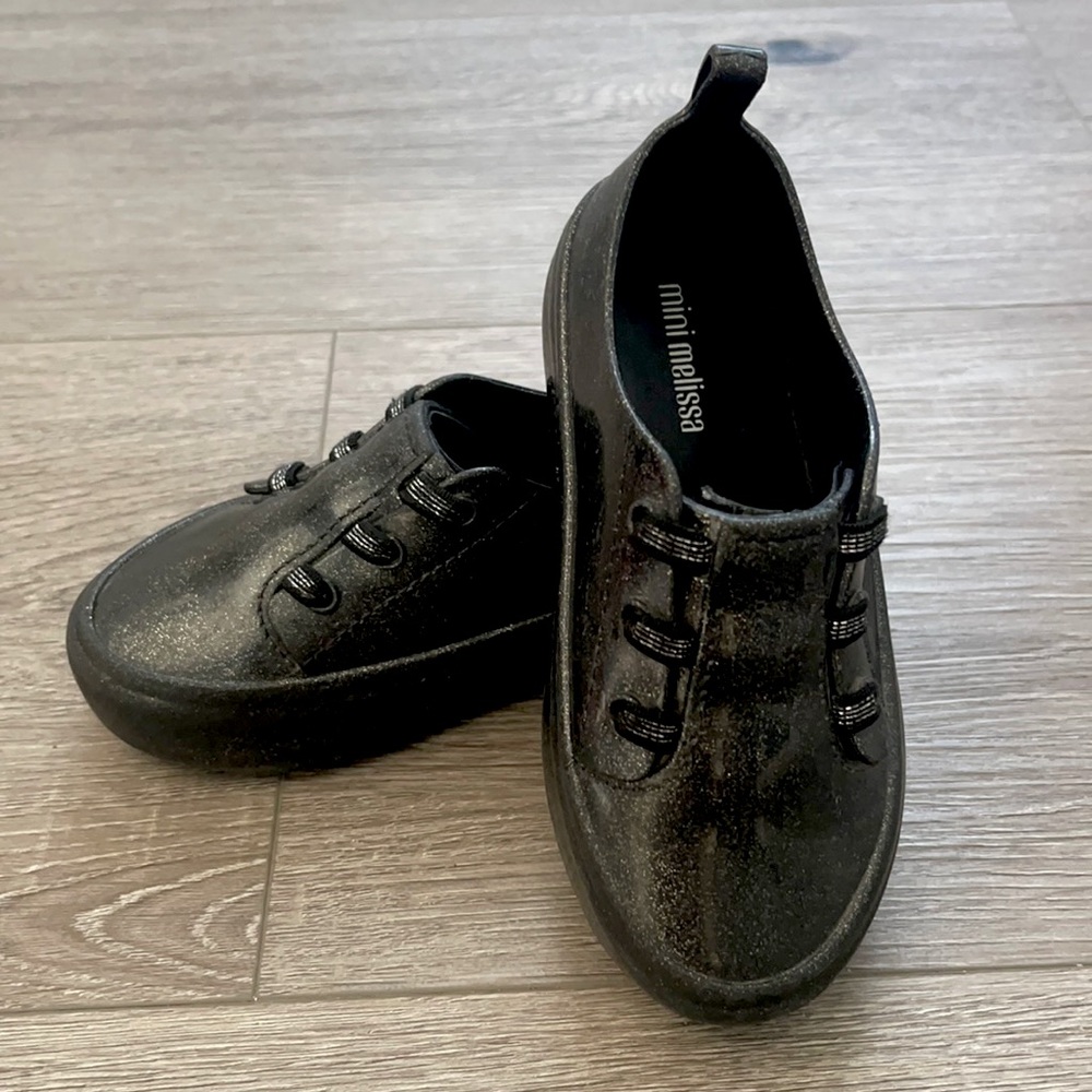 Mini Melissa toddler laceless sneakers